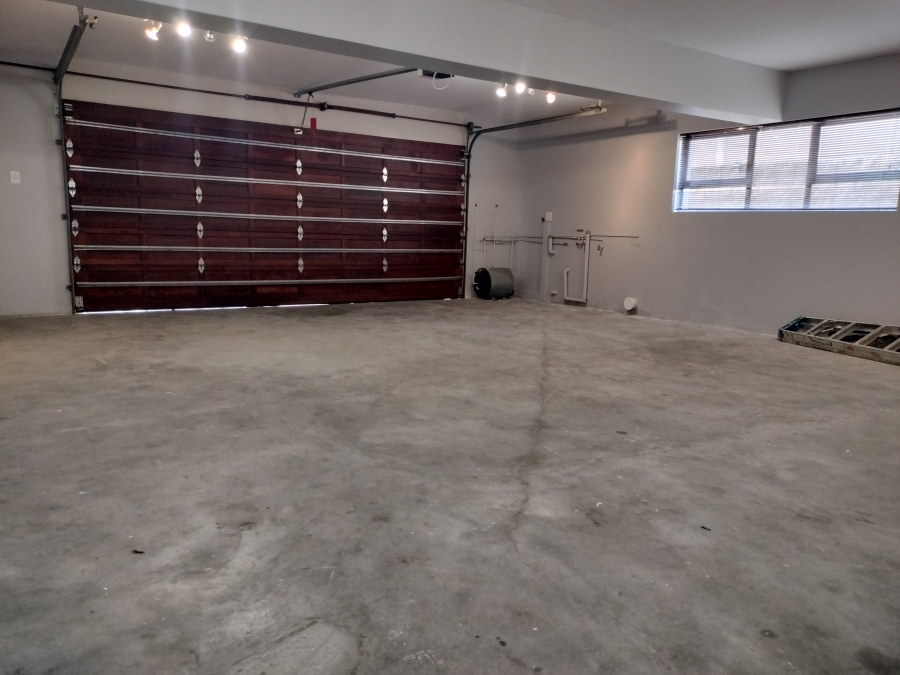 6 Bedroom Property for Sale in Bergsig Western Cape